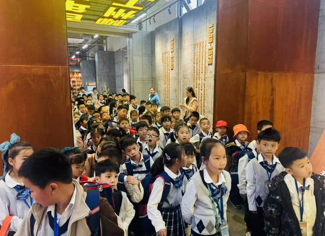 柳州研学新地标！在柳空文创园，给孩子一堂 “触摸历史、玩转科技” 的生动课