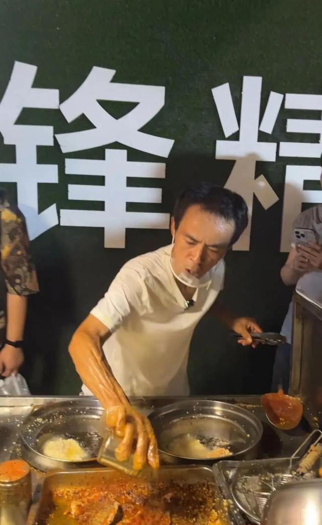 鸡排哥爆火后有新身份