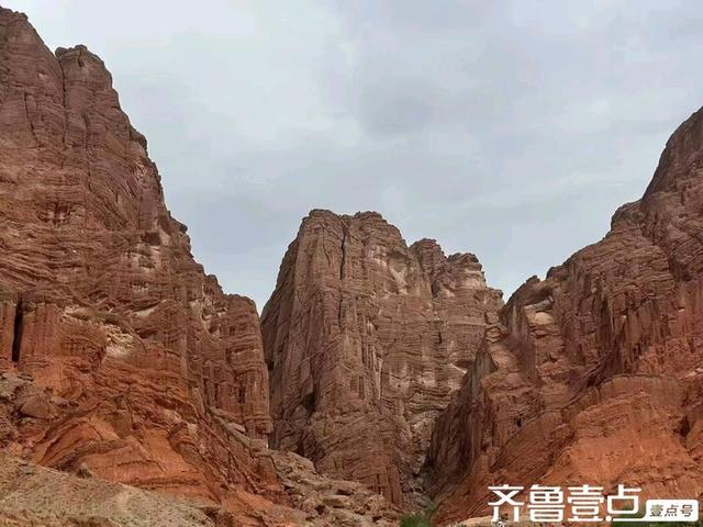 穿越连接新疆南北的独库公路