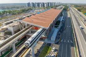通向华为研发基地的地铁即将运营图片