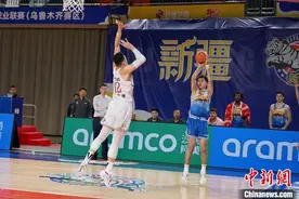 CBA常规赛：新疆男篮主场胜北控男篮获三连胜图片