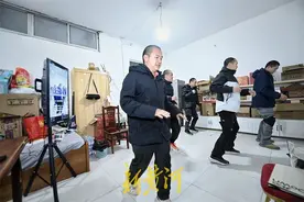 5个爸爸在济南直播跳舞，突然爆火！背后真相太催泪图片