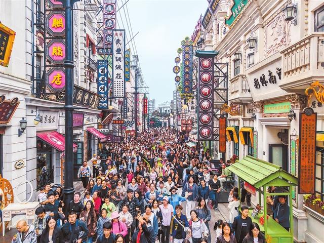 光影绘假日 文旅显活力