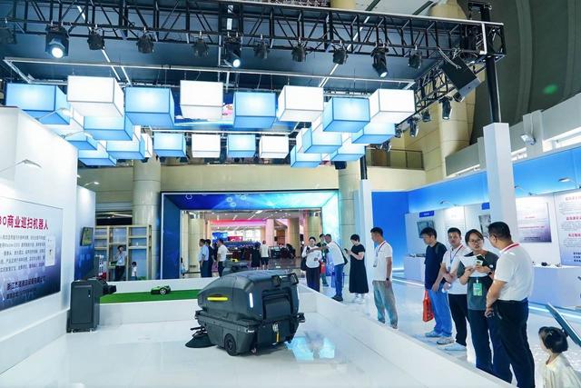 首设“人工智能+”高新产品展区 第30届中国五金博览会“新”意足