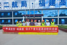 做好防暑降温 生产建设热度不减图片