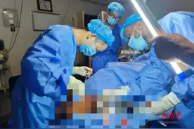 手术中突然停电！中国（湖南）援塞医生坚持这么做……图片