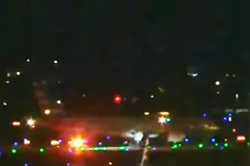 又出事故？“美国一波音777客机紧急降落”图片