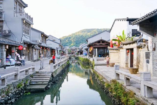 在全浙江超好吃的小县城逛吃，还能偶遇浙BA球员