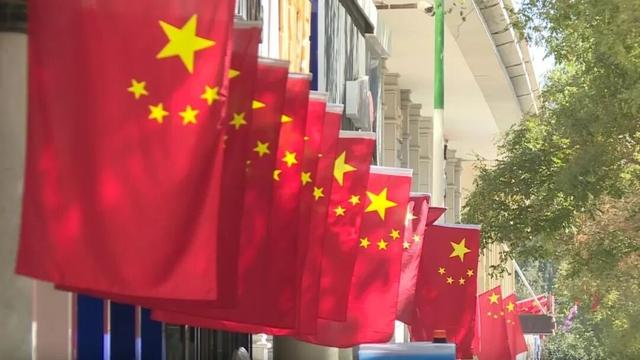 敦煌：双节同庆氛围浓 欣欣向荣风光好