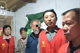 七旬老人走失六天  阜南志愿者接力送其返家图片