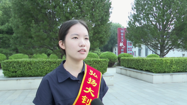 【弘扬大钊精神 争当文明使者】“志愿红”闪耀景区 大钊故乡文明使者暖心服务