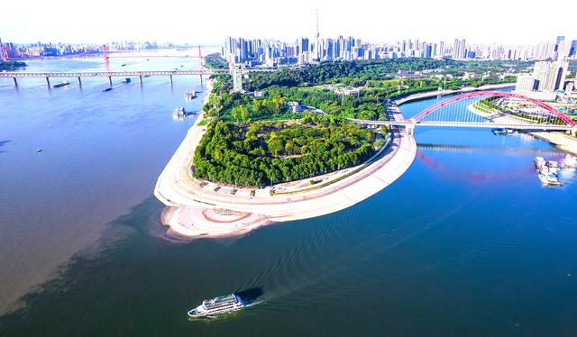 从百湖之市到千园之城 一座超大城市的美丽生活