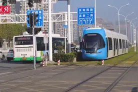 光谷有轨电车L3线路开通图片