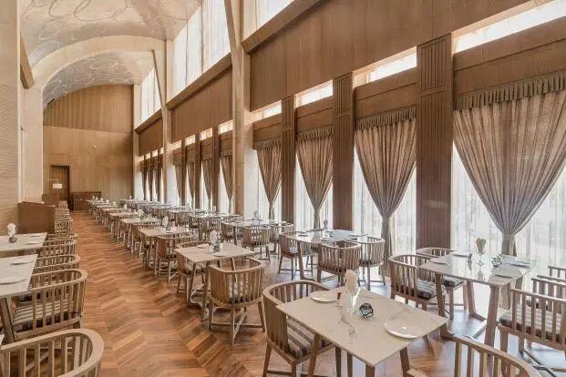 免费接驳、专属送机、优惠折扣、专享礼遇……酒店专属福利来了！“星星们”快码住→