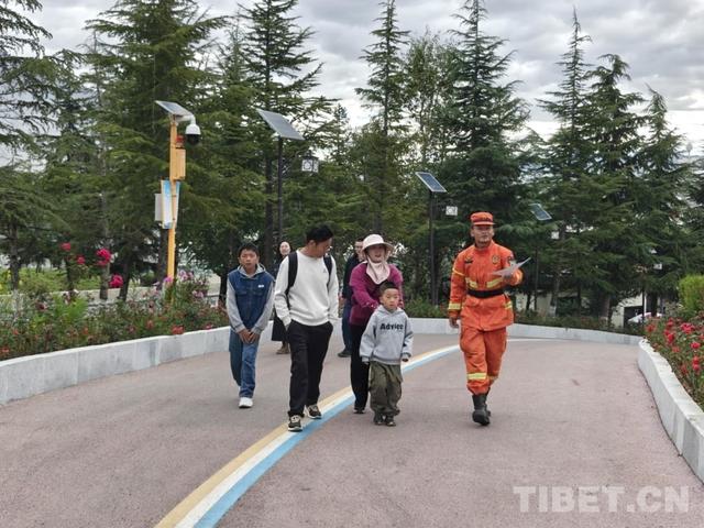 2025年西藏“双节”旅游市场稳中有进 接待游客超375万人次