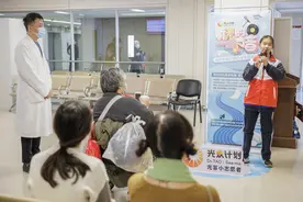 医院里的盲童音乐会图片