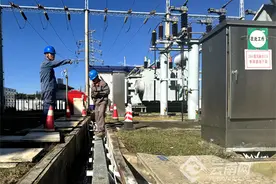 曲靖供电局对融冰装置开展维保工作 为今冬明春抗冰保电作足准备图片