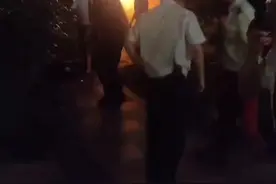 又是“电鸡”自燃！广州猎德街一居民楼深夜突发火灾图片