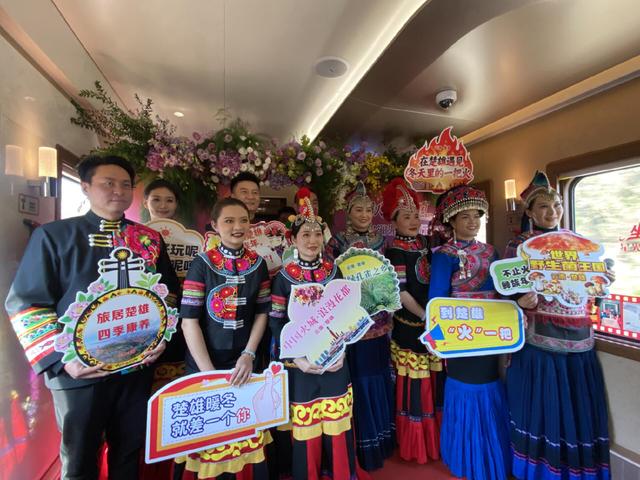 多国电影人共乘“星光·澜湄号”列车