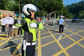 广州出动7000余名警力为开学护航！有路段新增临时信号灯图片