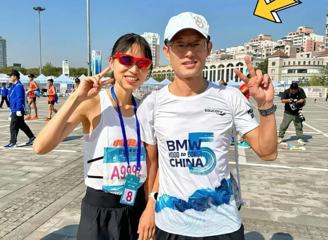 “最快女护士	”张水华辞职后携老公直播秀恩爱，称白岩松是自己恩人	，跟前同事相处得很好，辞职前有编制，暂时无带货计划