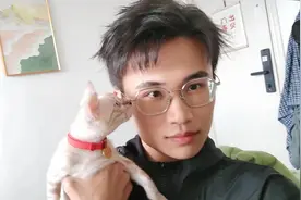 年入百万，这个00后想做网文世界的“离经叛道者”图片