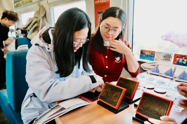 国内首趟！AR博物馆高铁车厢亮相长三角