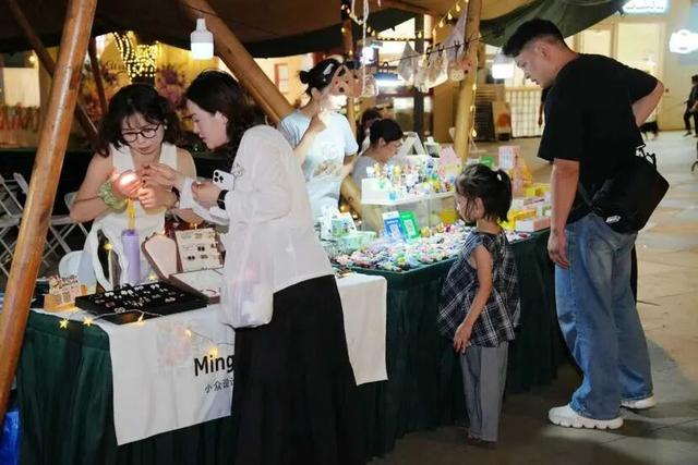 这个假日罗店美兰湖商区“不一般”，假日收官这样玩→