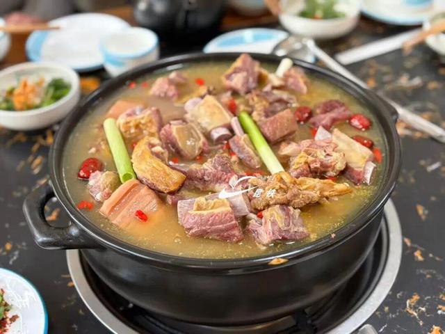 乘坐环线旅游列车，可以打卡云南这些美景和美食