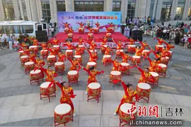 吉林镇赉：小城夜生活 娱乐新风尚图片