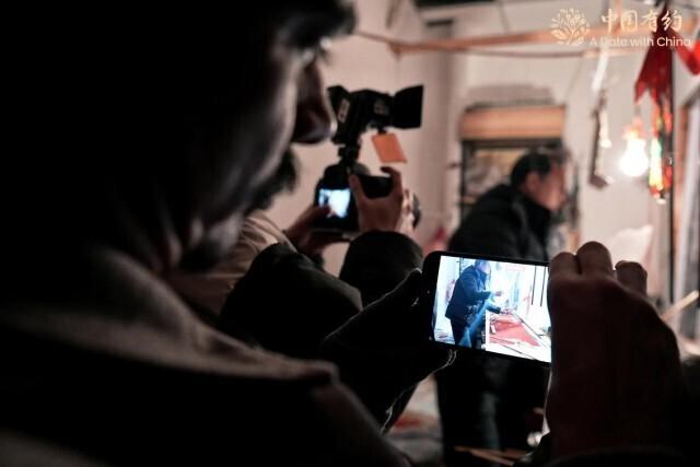 古韵味+新场景 外国朋友走进“津门故里”感受老街的焕新魅力