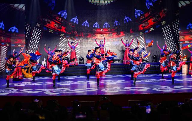 追光｜“蒙超”落幕，谁是最大赢家？