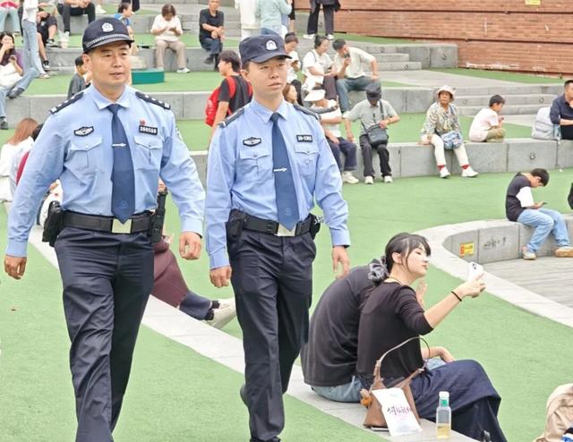 海河风光+金街烟火，他们把安全感拉满了！