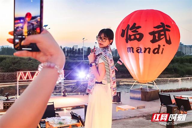 组图 | 临武露天音乐酒吧 感受人间烟火与诗意
