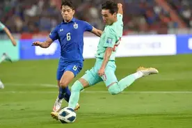 “三镇制造”助国足胜泰国，功臣韦世豪赛后迎来“大型道歉现场”图片