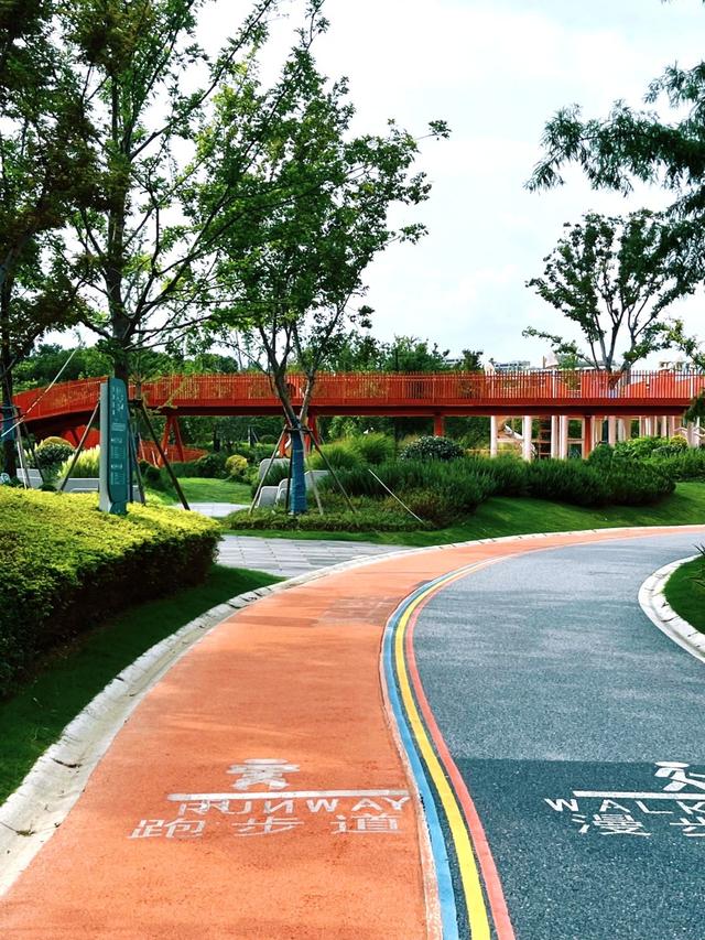 一条地铁线串起五座公园，这份 “一键直达” 的清凉攻略请收好→