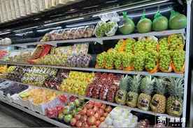 阳光玫瑰从百来元一斤跌至十几元，“贵族”葡萄这回接地气了图片