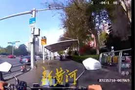 16岁少女因病突发昏迷，济南交警4分钟极速送医图片