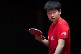 孙颖莎击败王曼昱卫冕世乒赛女单冠军，中国女乒第19次包揽女单冠亚军图片