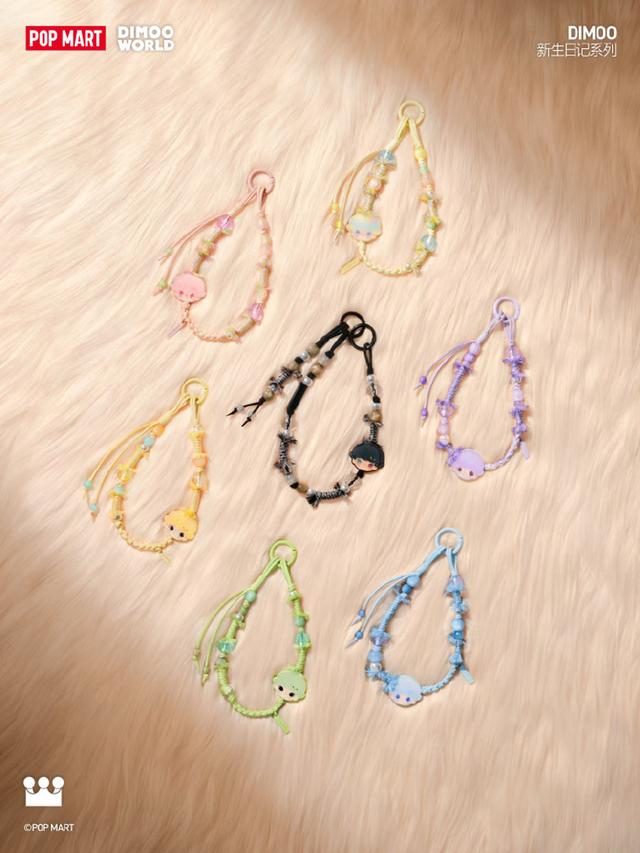 泡泡玛特终于翻车了？79块的挂链“割韭菜”！网友：李佳琦2.0