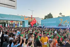 7000跑者齐聚荣昌半马 “卤鹅赛道”点燃城市体育热情图片