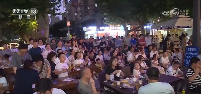 一场业余球赛凭什么掀起万亿元消费狂潮？赛场之外找到答案