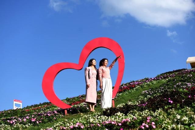 六盘水明湖花海引客来