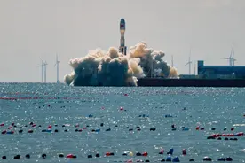 一箭8星！捷龙三号在海阳附近海域首战告捷图片