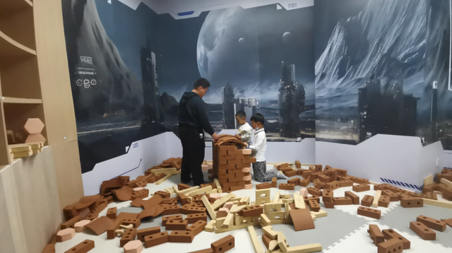 遛娃又添新去处，回忆杀重温童年——经典奥特曼主题展山东首展落户青岛上街里