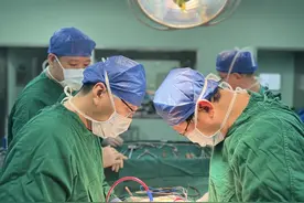山大二院脊柱外科三病区：打造区域脊柱脊髓疑难病症诊疗高地图片