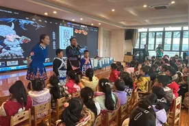 清镇市伟宏社区开展少数民族传统文化进校园活动图片