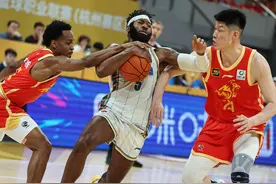 CBA总决赛首场对决精彩回顾：北京北汽抢得先手 101比87战胜浙江方兴渡图片