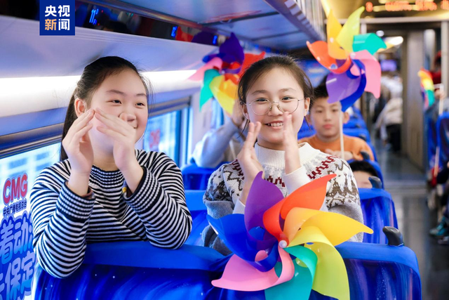 跟着动漫去旅行！CMG动漫专列在京始发 打造移动的“动漫城堡”