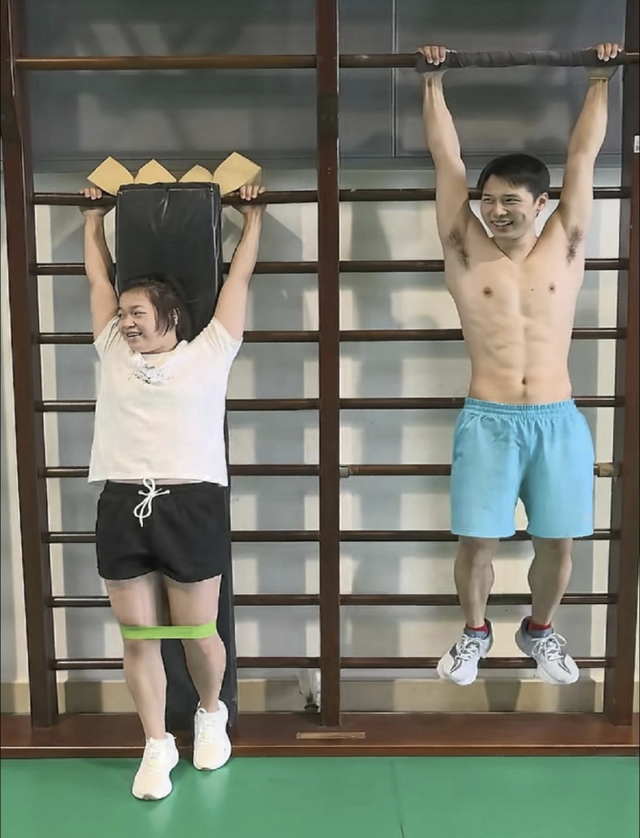 全红婵首次个人直播引900万人围观，43598.6元直播收入全捐给乡村儿童